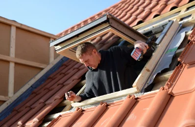 Pose de fenêtres de toit Velux à Vellèches